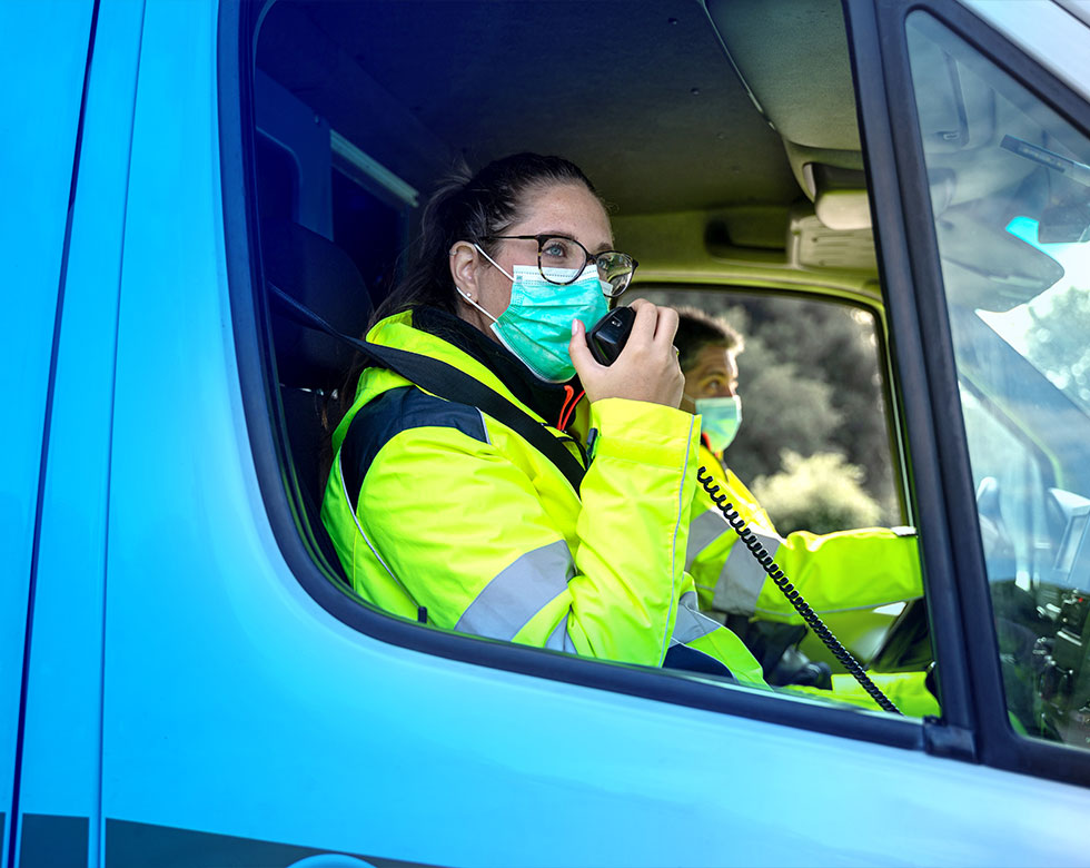 Nuestra herramienta de despacho buscará la ambulancia más cercana y la asignará de manera inmediata.